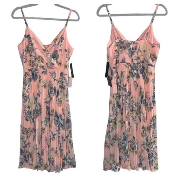 🆕 Lulu’s Peach Floral Print Pleated Midi Dress - Picture 1 of 10